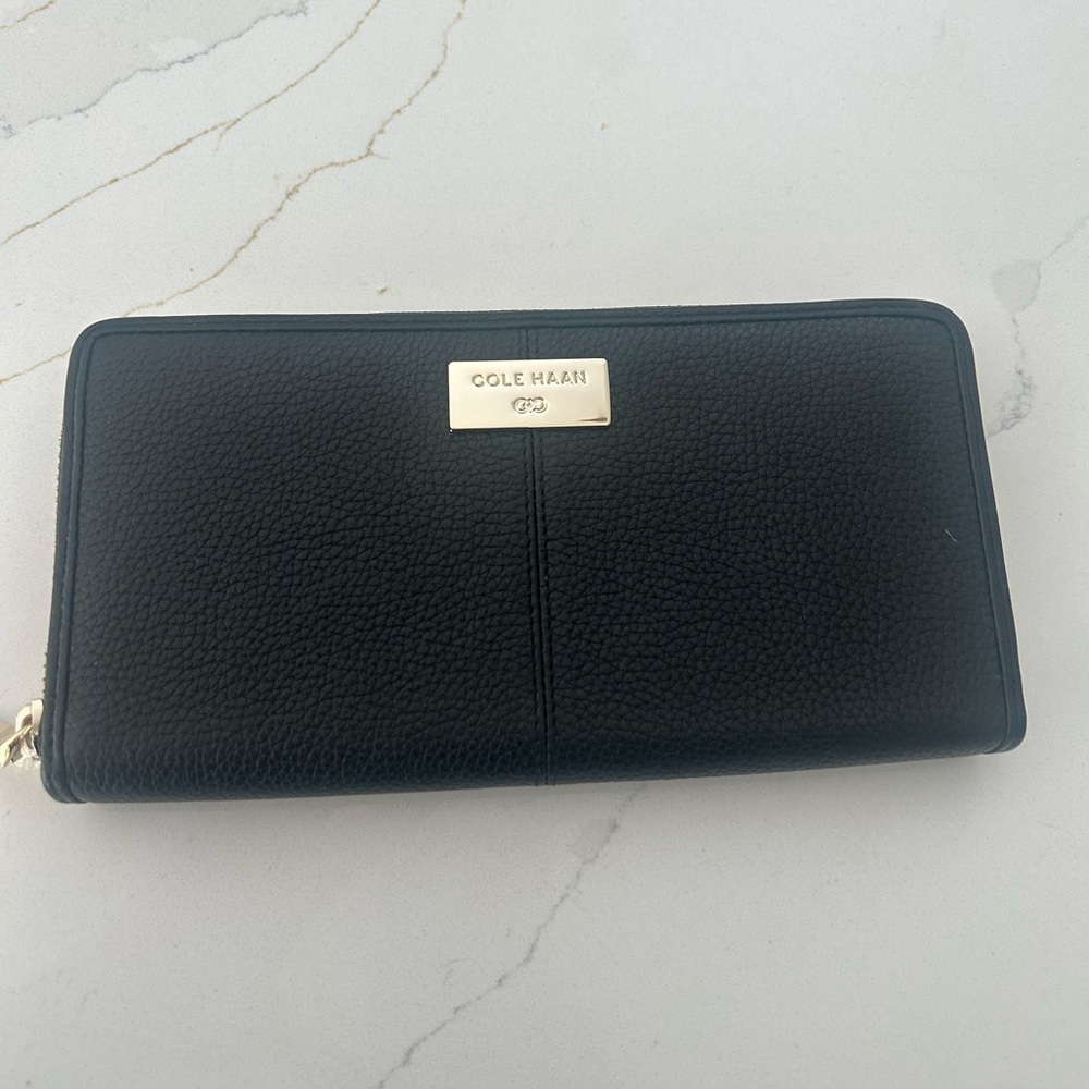 Cole Haan black Leather Wallet - Picture 7 of 7